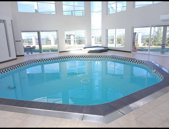 5 BEDROOM HOUSE FOR SALE IN OSLO BEACH